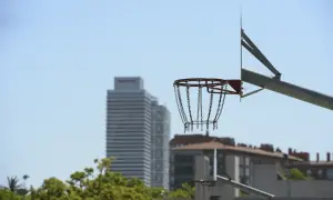 Todo lo que necesitas saber sobre la pista de baloncesto Parque del Poblenou