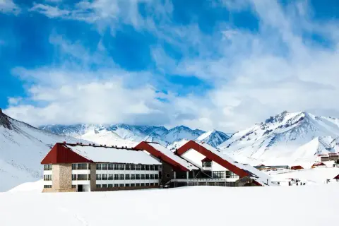 Esquí en la nieve: consejos y mejores destinos para disfrutarlo