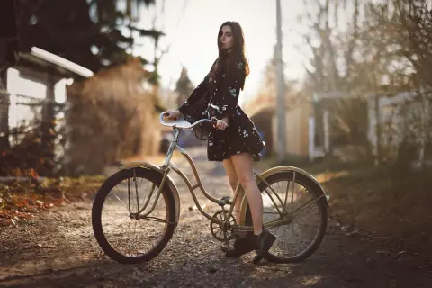 Chicas sexis en bicicleta: imágenes cautivadoras que inspiran estilo