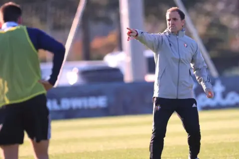 El entrenador de Osasuna: Vicente Moreno y su impacto en el club