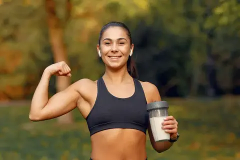 Proteínas para aumentar masa muscular en mujeres: lo que necesitas saber