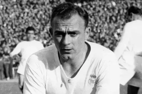 Alfredo Di Stéfano entrenador: logros y legado en el fútbol