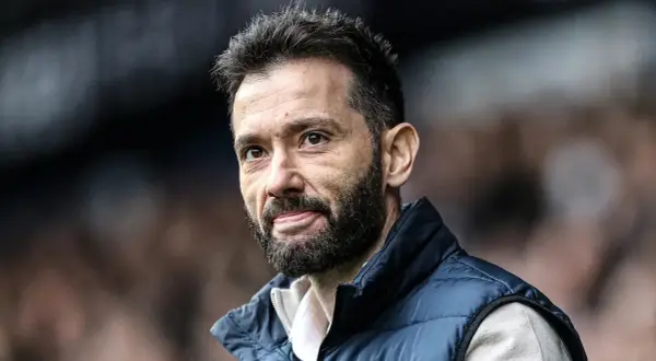 Carlos Corberán: El entrenador del Valencia CF y su impactante carrera