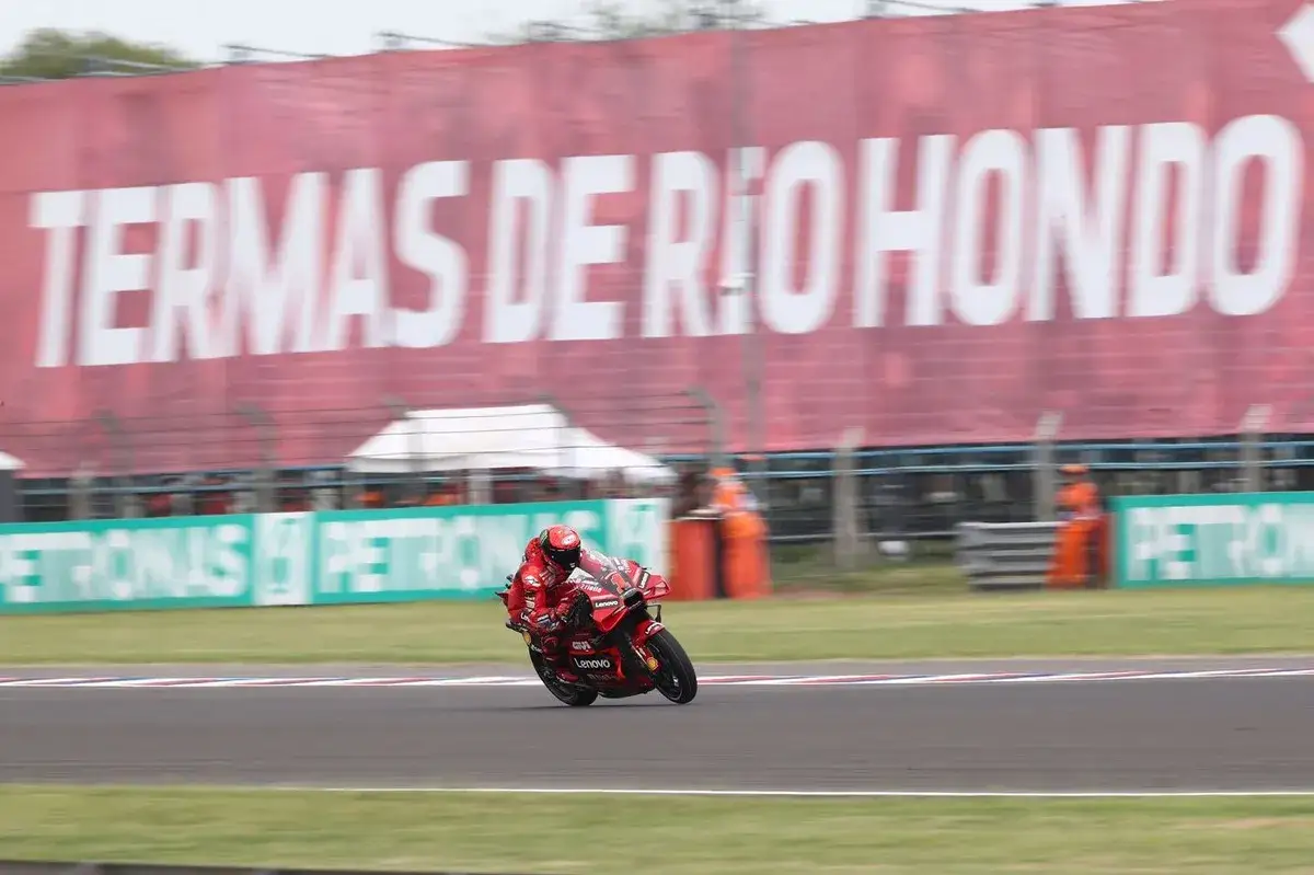 Zdjęcie A qué hora son los entrenamientos de MotoGP y por qué son cruciales