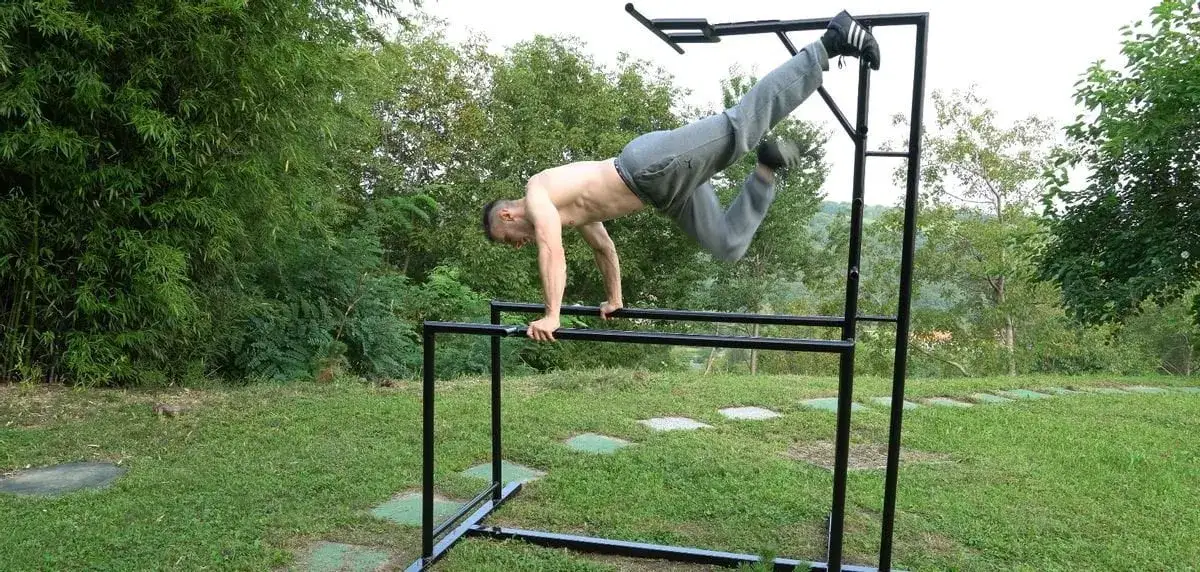 Zdjęcie Las barras de calistenia que transformarán tu entrenamiento en casa